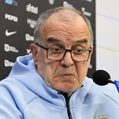 Marcelo Bielsa explicó por qué rechazó el ofrecimiento de Luis Suárez para jugar otro Mundial con Uruguay