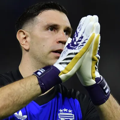 Dibu Martínez confirmó que jugará en el debut del Mundial