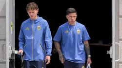 Nico Paz junto a Enzo Fernández, desembarcando en Kansas.