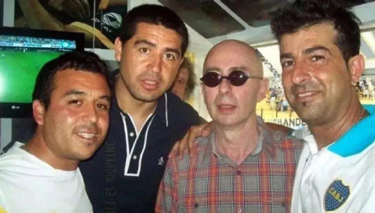 Indio presente en La Bombonera junto a Román.