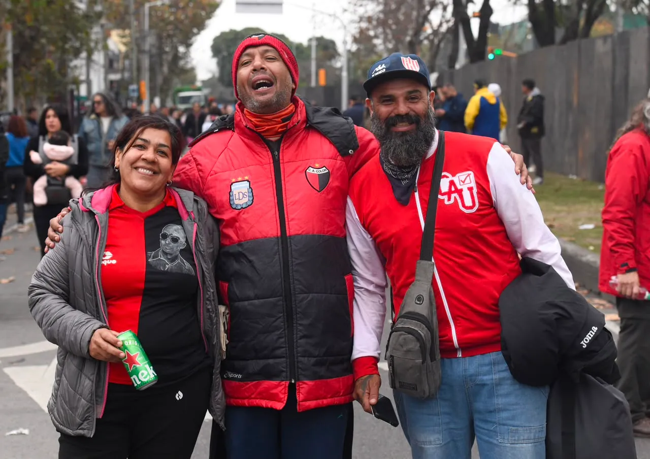 Los fanáticos despidieron al Indio Solari. (Diego Haliasz)
