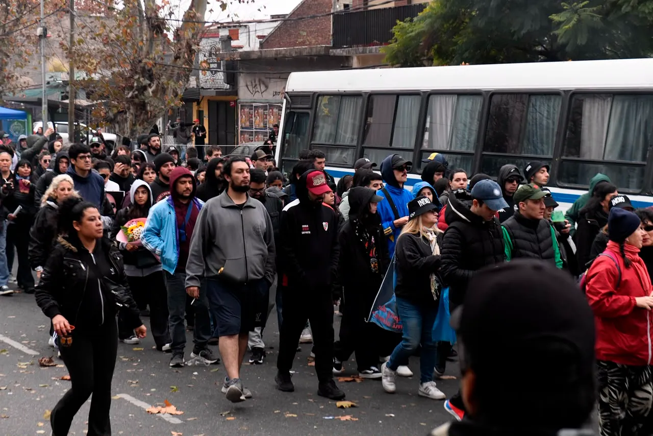 Los fanáticos despidieron al Indio Solari. (Diego Haliasz)
