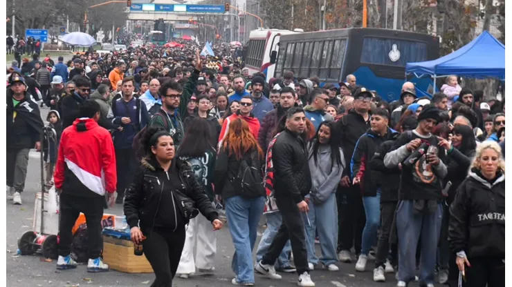 Los fanáticos despidieron al Indio Solari.