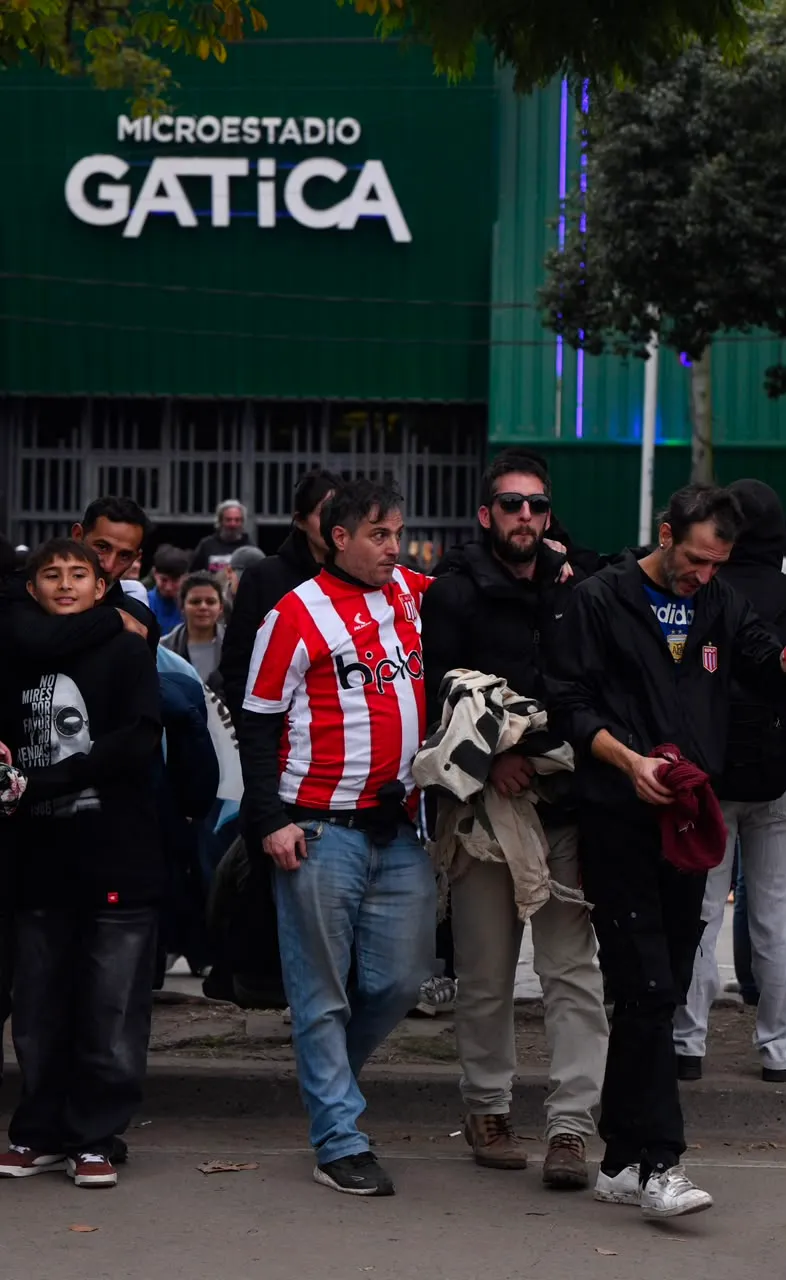 Los fanáticos despidieron al Indio Solari. (Diego Haliasz)