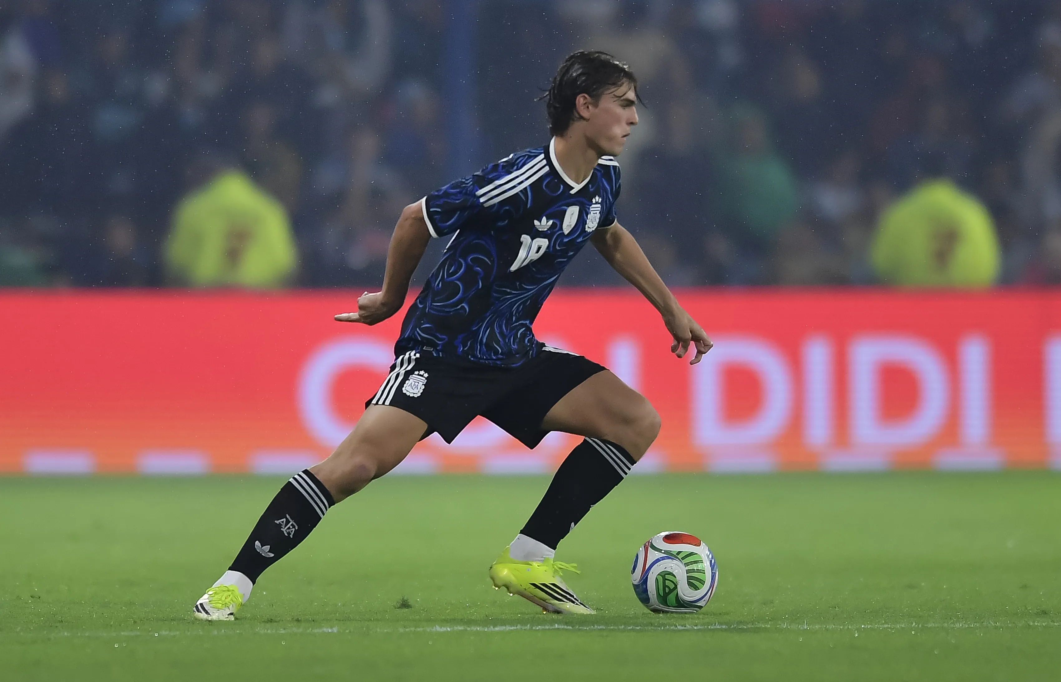 Nico Paz estará a disposición de Scaloni para el amistoso vs. Islandia. Getty Images.