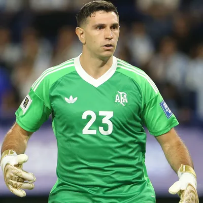 Juventus negocia con Dibu Martínez: cuánto pide Aston Villa