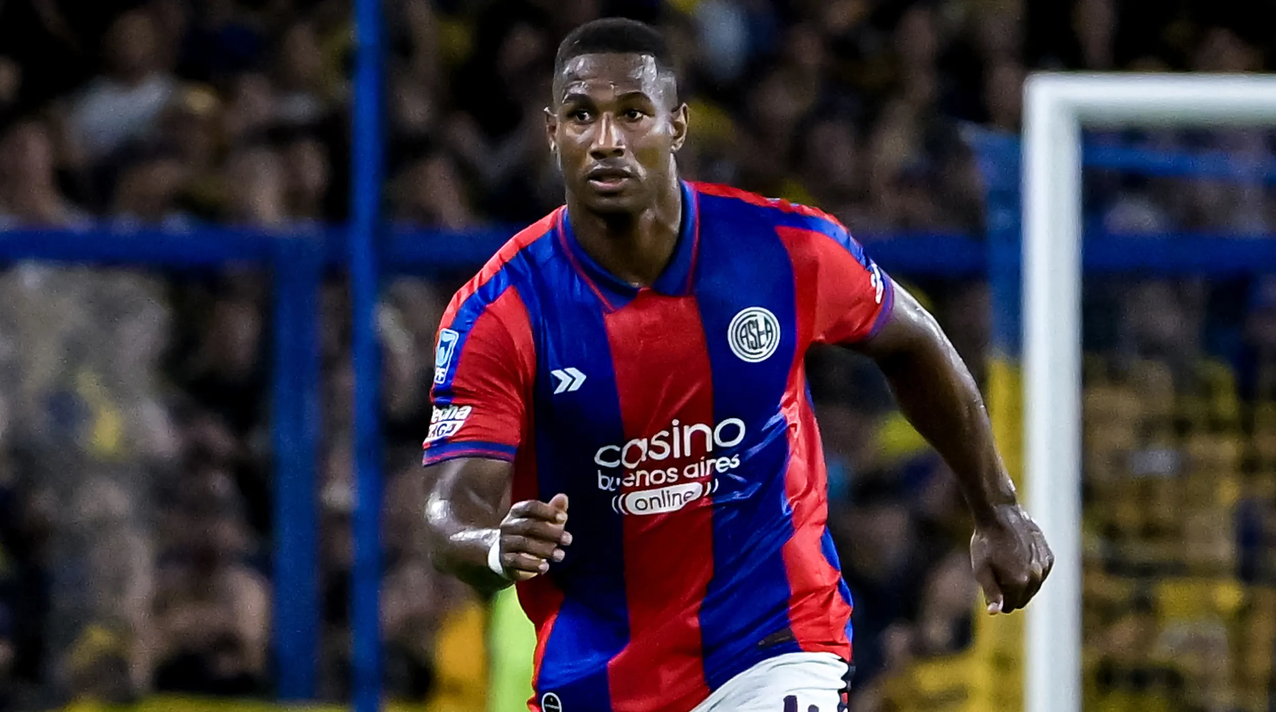 Jhohan Romaña, defensor de San Lorenzo.