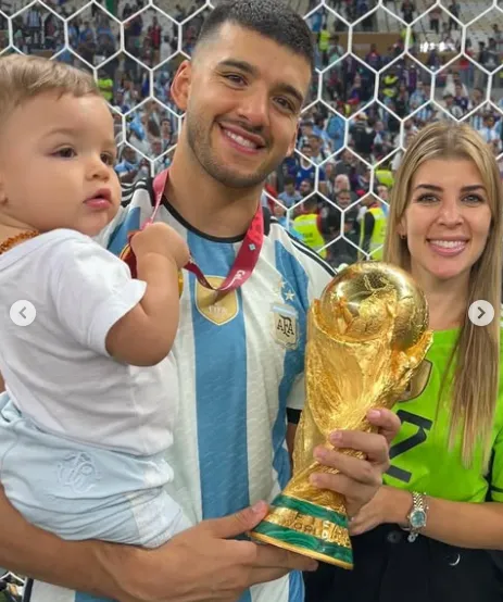 Gerónimo Rulli junto a Rocío y Luca. (@rocioesposito)