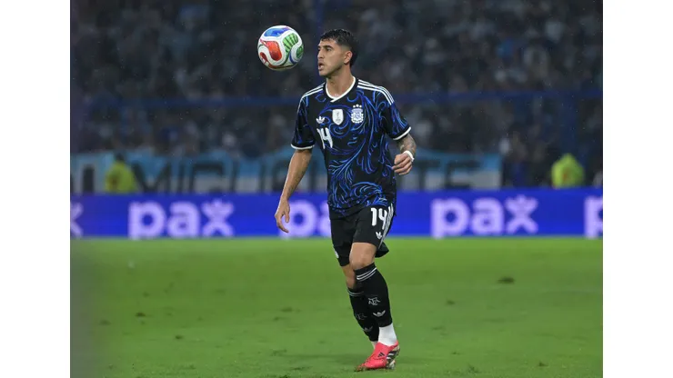 BUENOS AIRES, ARGENTINA - MARCH 27: Exequiel Palacios of Argentina looks at the ball during the international friendly match between Argentina and Mauritania at Estadio Alberto J. Armando on March 27, 2026 in Buenos Aires, Argentina. (Photo by Marcelo Endelli/Getty Images)