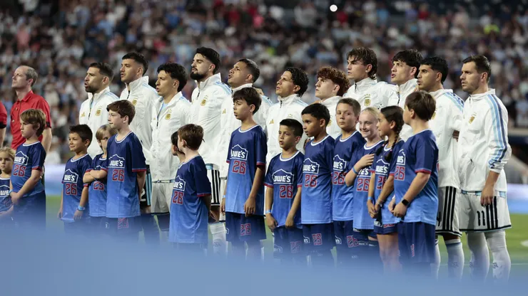 Los titulares de Argentina ante Islandia.