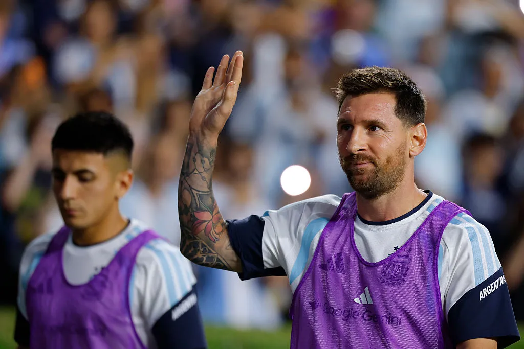 Messi recibió el cariño de una multitud antes de jugar su sexto Mundial con Argentina.