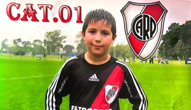Enzo Fernández en las inferiores de River. (Foto: Olé/Familia Fernández)