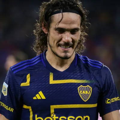 Cavani se sometió a un nuevo procedimiento para intentar volver a las canchas