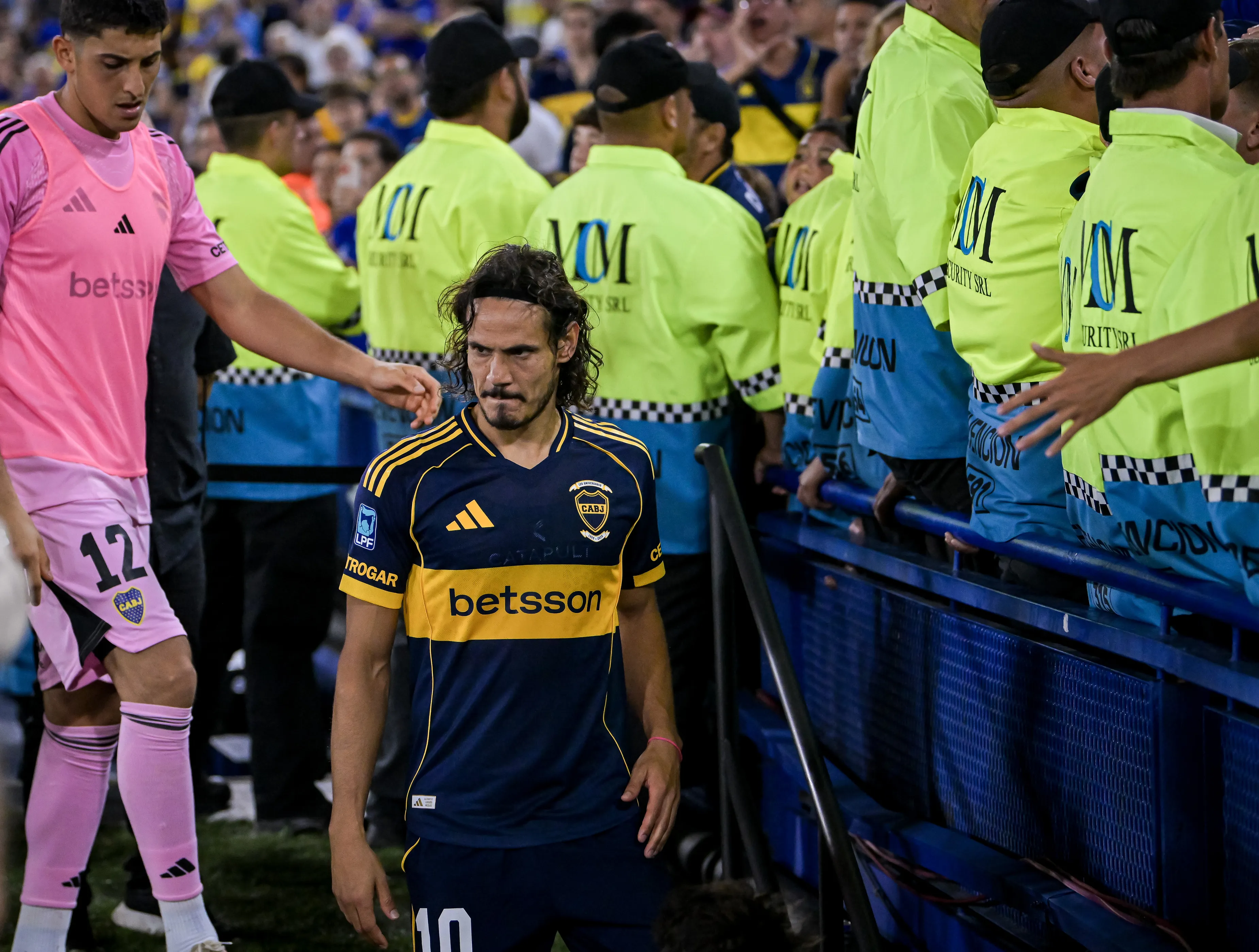 Cavani ante Racing, su último partido en Boca. (Foto: Getty)