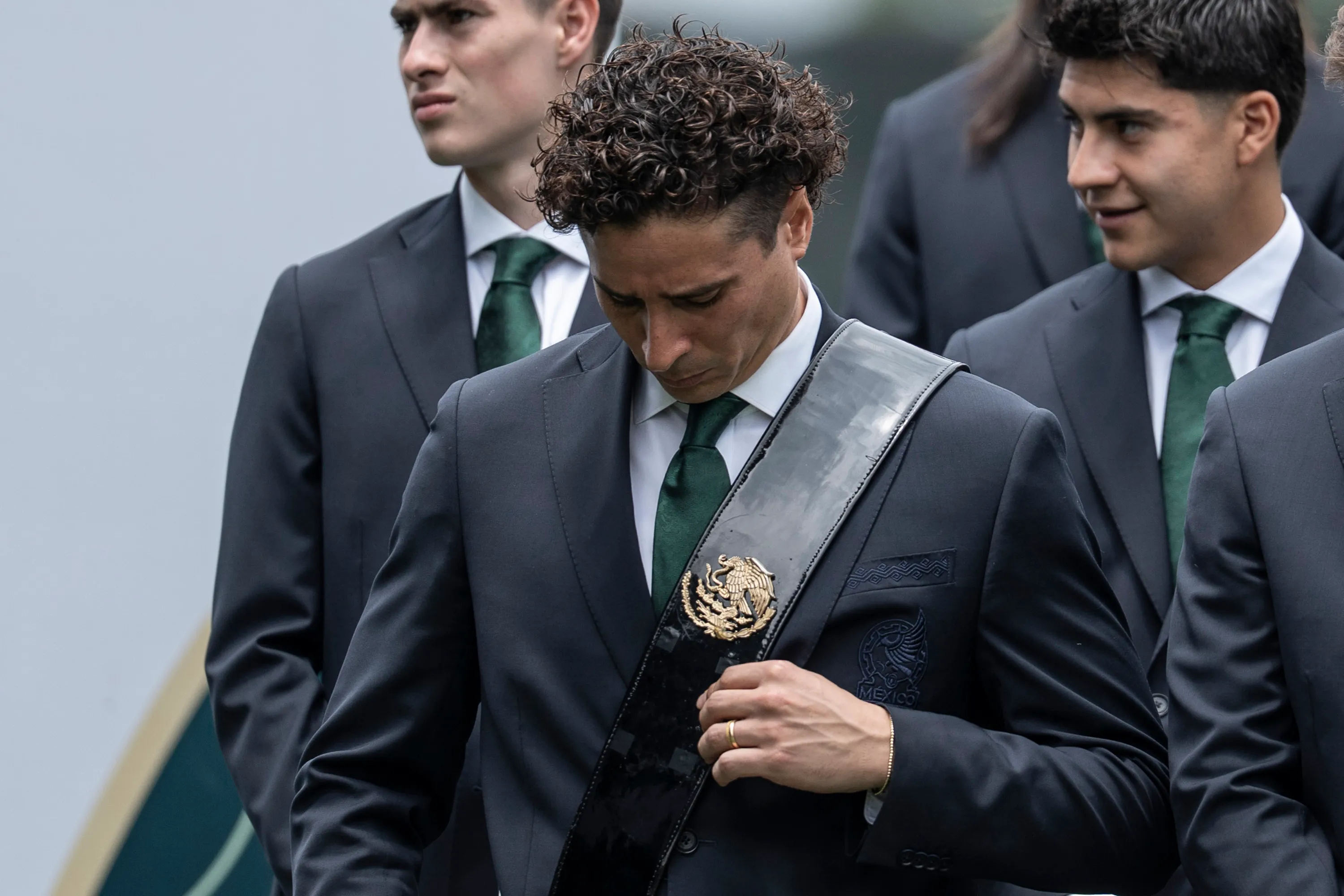 Memo Ochoa fue condecorado por la presidente Claudia Sheinbaum.