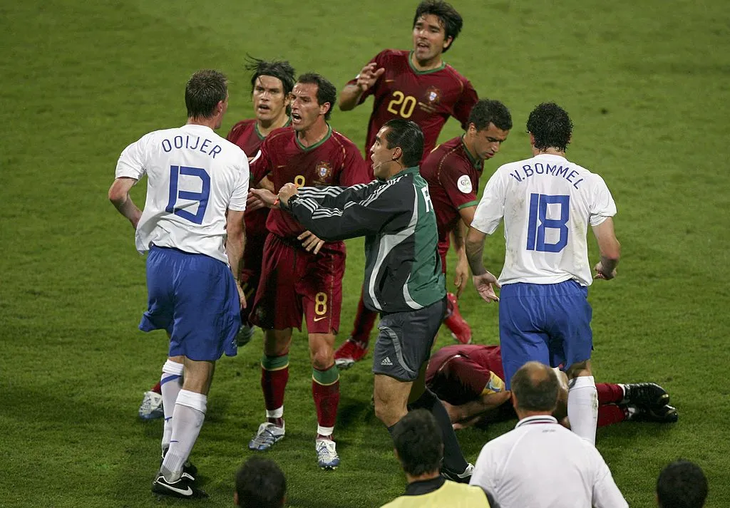 La batalla de Núremberg, el partido con más expulsados de la historia. (Getty)