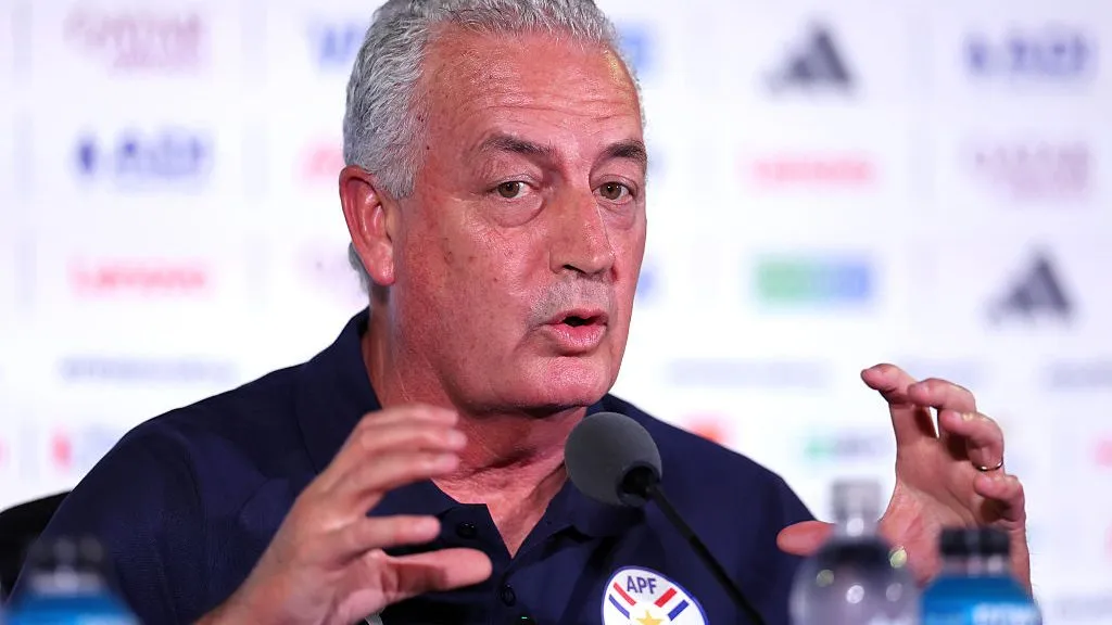 Gustavo Alfaro, entrenador de la Selección de Paraguay. (Foto: Getty).