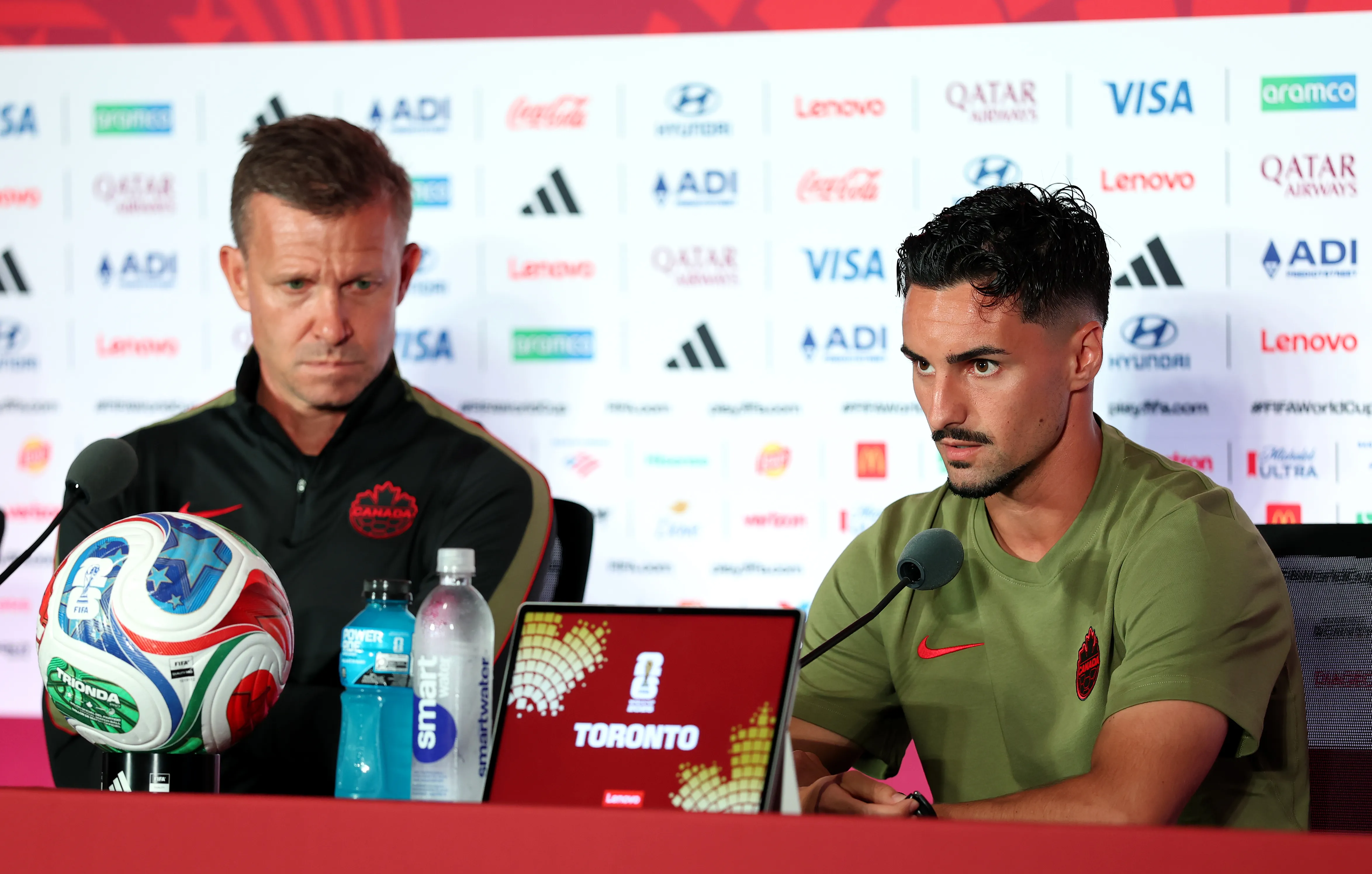 Jesse Marsch y Stephen Eustaquio. (Foto: Getty).