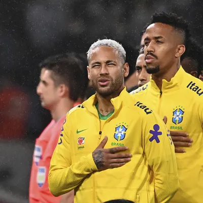 Por qué los hinchas de Brasil siguen cantando cuando termina el himno