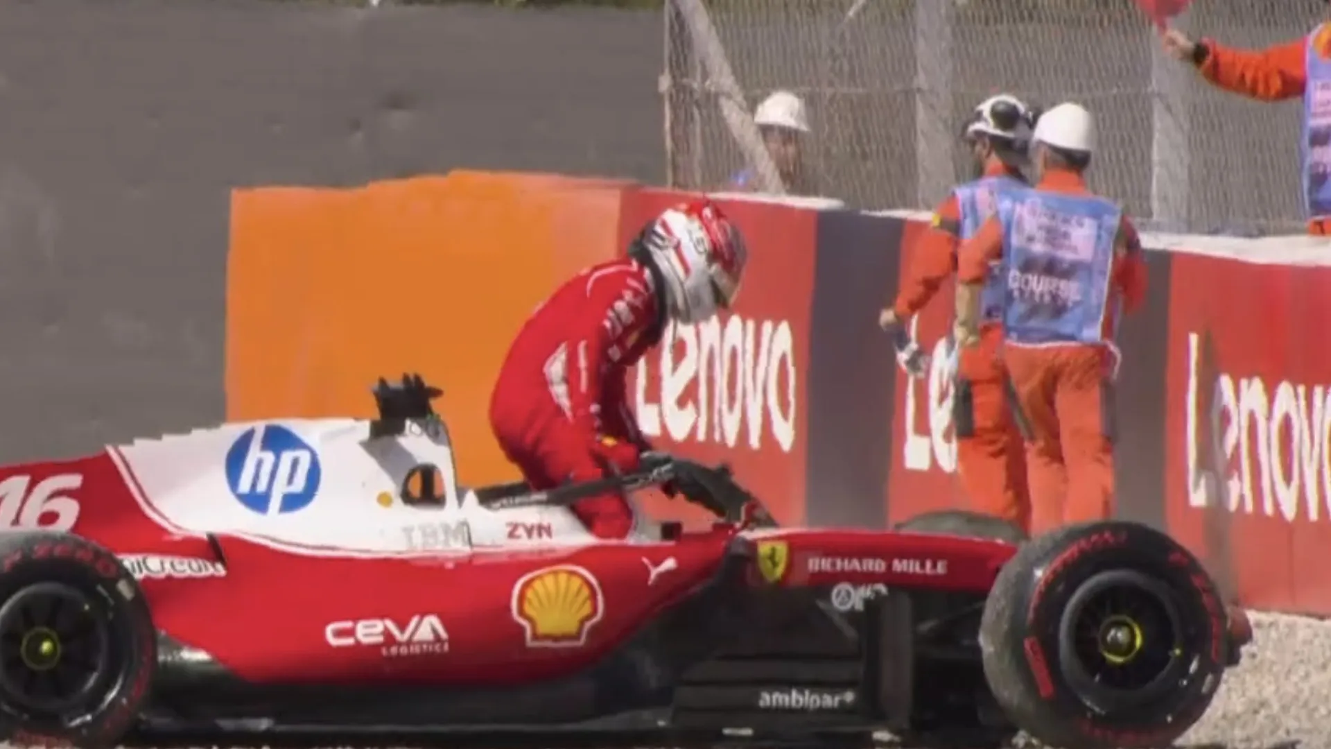 Leclerc provocó bandera roja en la clasificación.