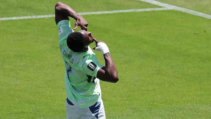 Breel Embolo celebra su gol ante Qatar.