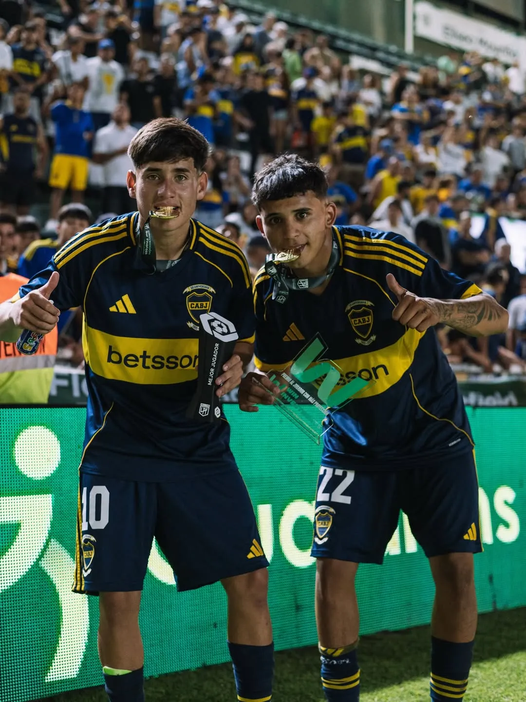 Tomás Aranda y Leonel Flores, en la Reserva de Boca.