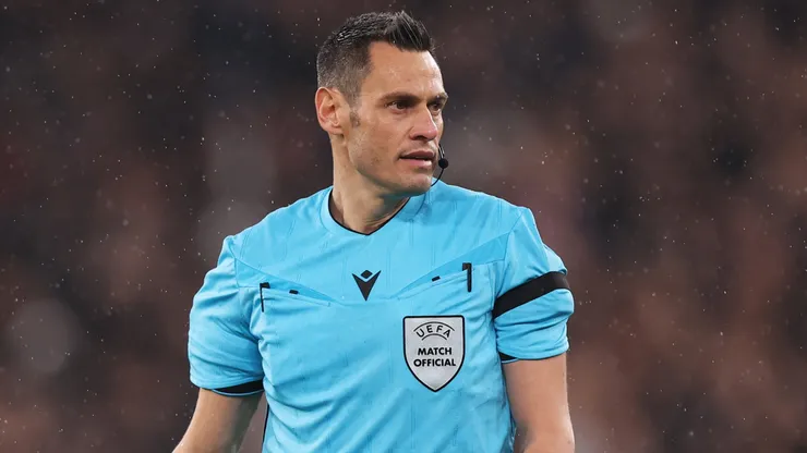 Maurizio Mariani, el árbitro de Uruguay vs. Arabia Saudita.