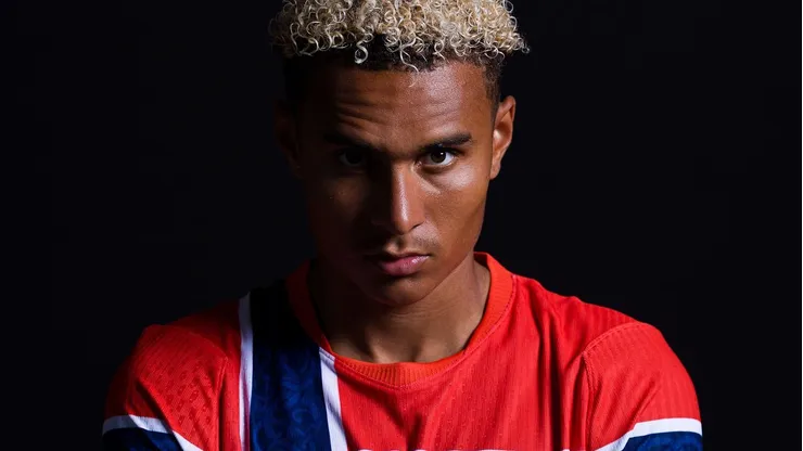 Antonio Nusa, delantero de la Selección de Noruega.