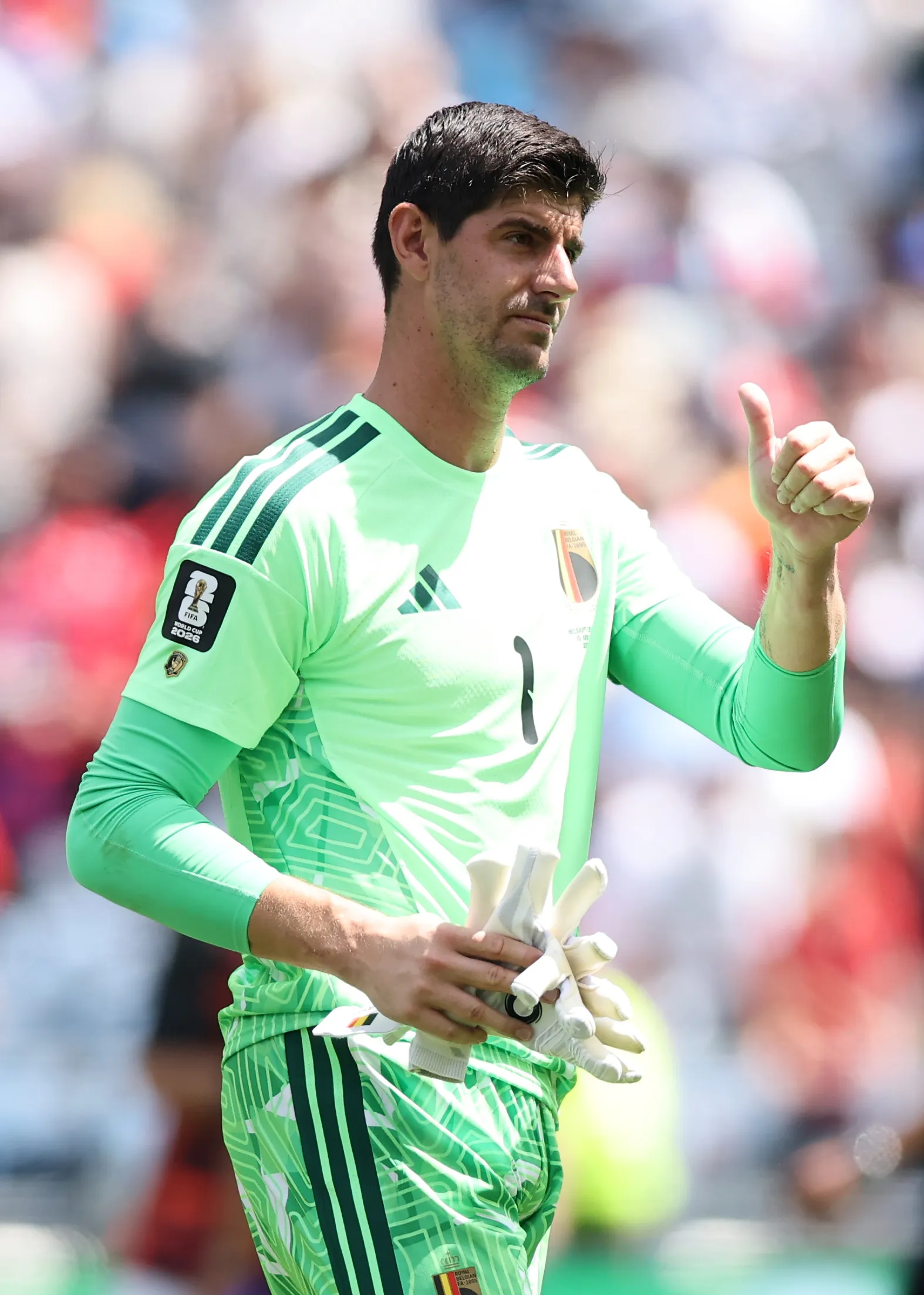 Thibaut Courtois con el parche del Guante de Oro. (Getty).