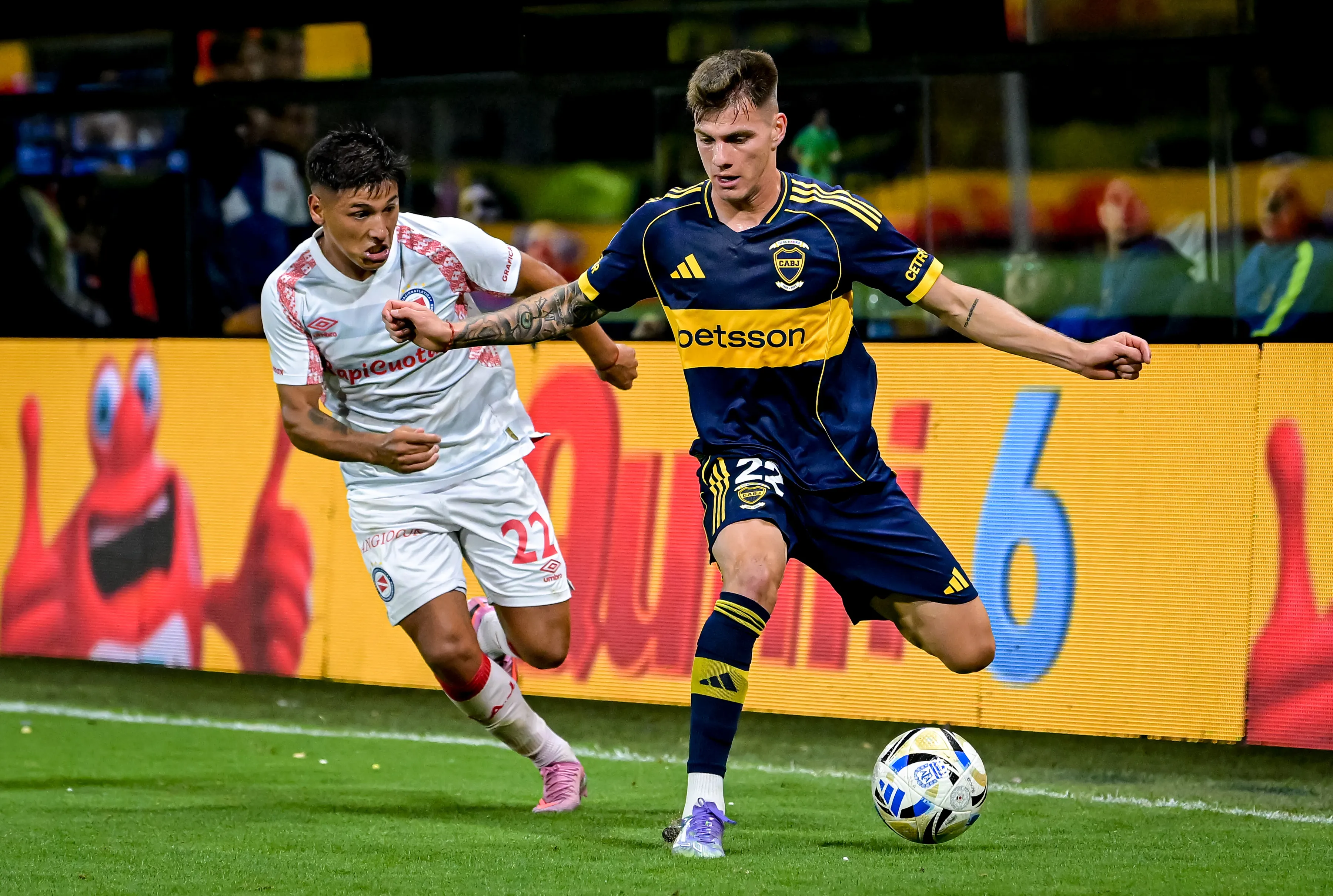 Lozano ante Zenón. (Foto: Getty)
