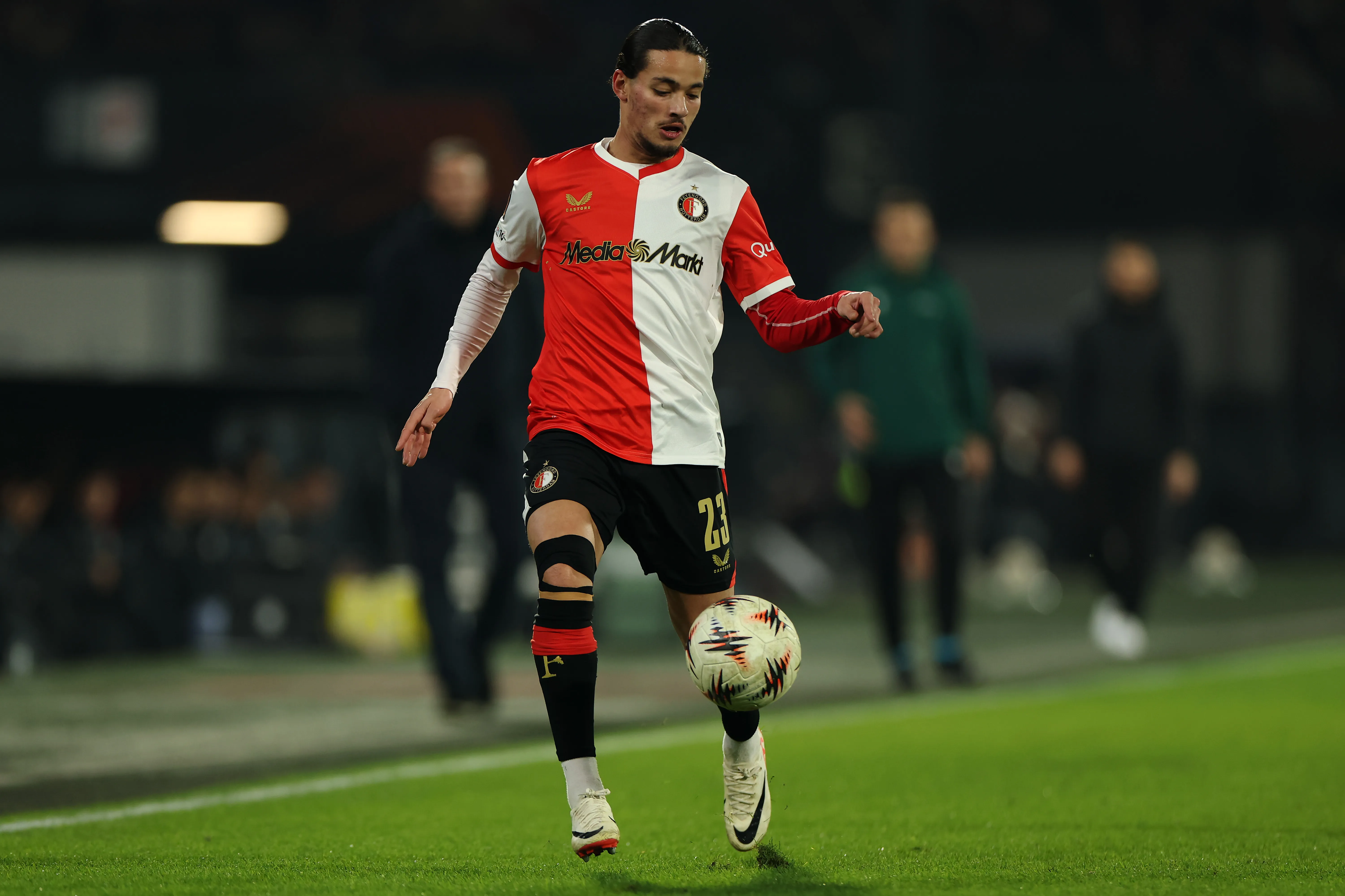 Anis Hadj Moussa será titular en Argelia, ocupando la habitual posición de Mahrez (Getty Images).