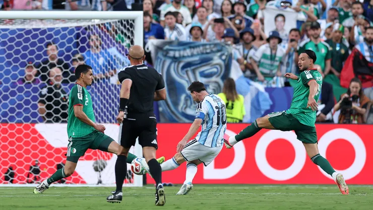 Lionel Messi abrió la cuenta en Argentina - Argelia.