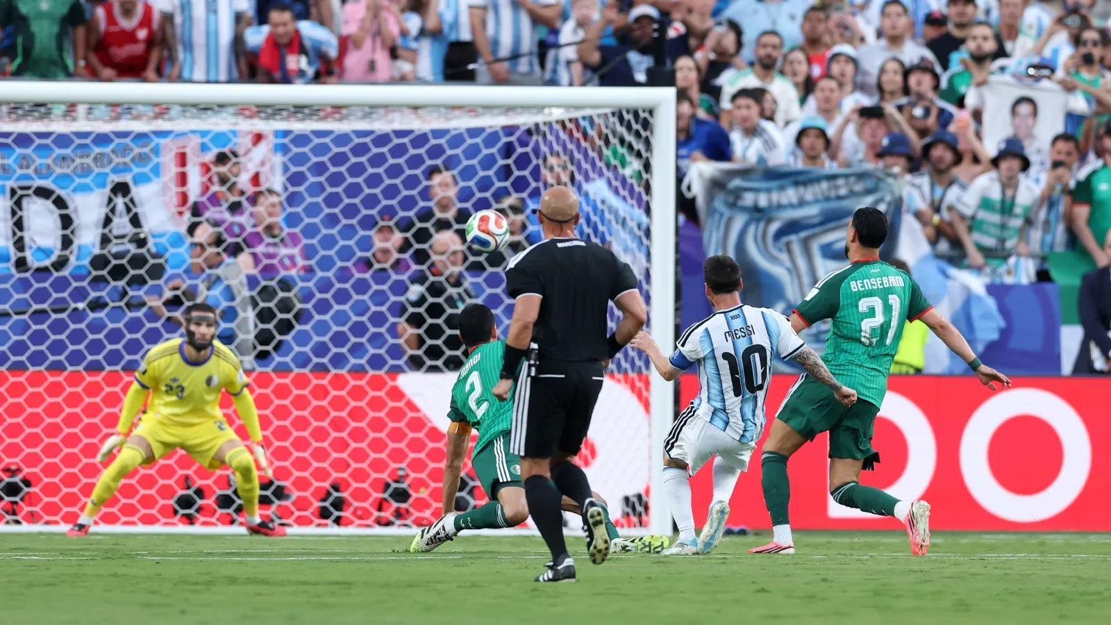 Messi inició una jornada histórica con su primer gol a Argelia: GETTY