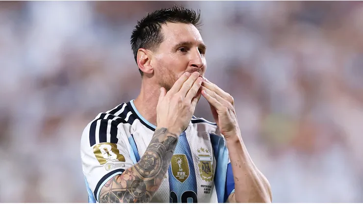 Arturo Brizio, ex árbitro mexicano, afirmó que Lionel Messi debió ser expulsado en Argentina vs. Argelia: “Consideración especial”