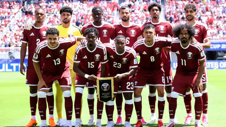 El equipo titular de Qatar en el empate ante Suiza.