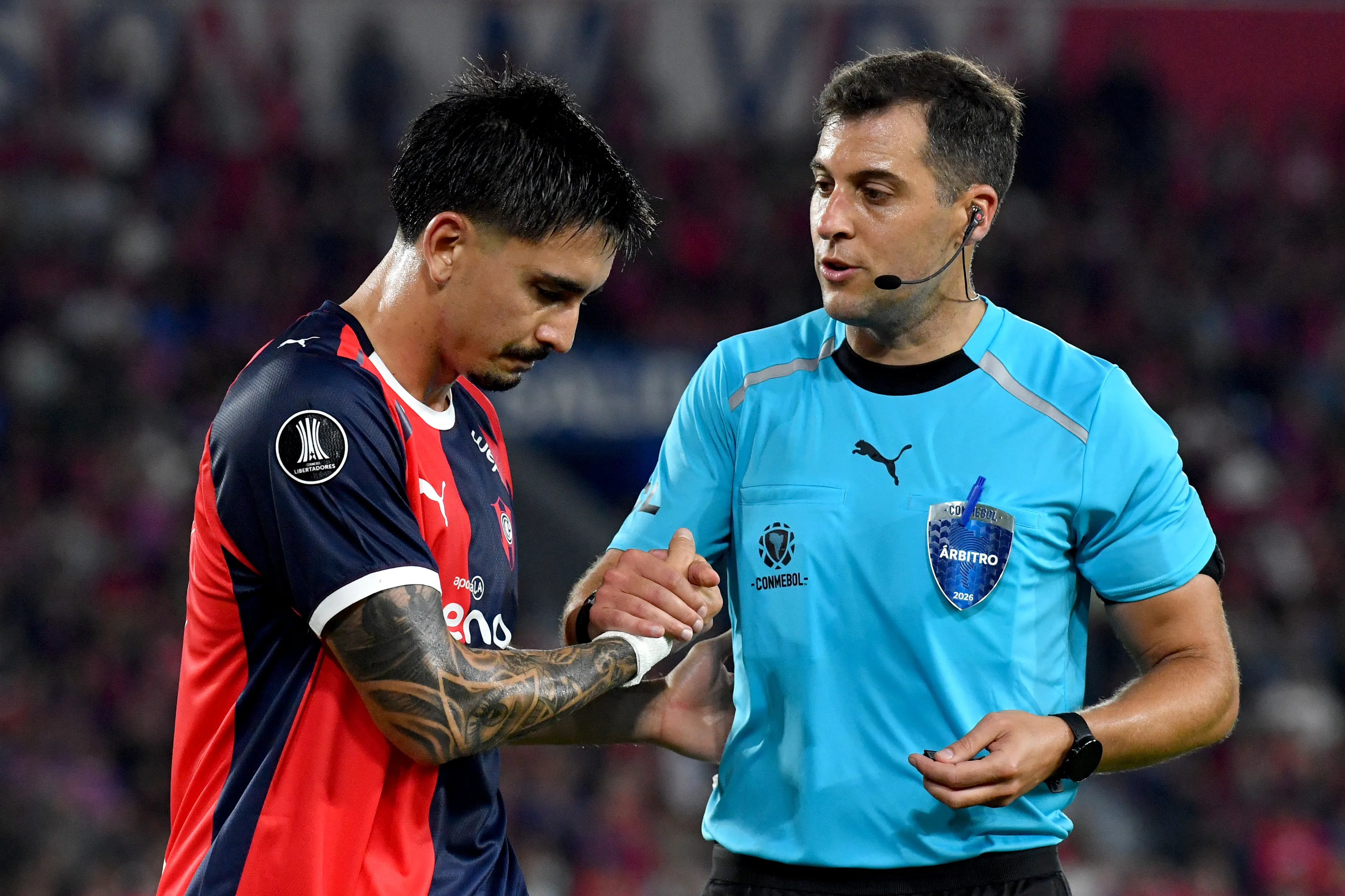 Gustavo Tejera dirige México – Corea del Sur. (Christian Alvarenga/Getty Images)