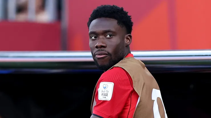 Por qué no juega Alphonso Davies hoy en Canadá vs. Qatar por el Mundial 2026