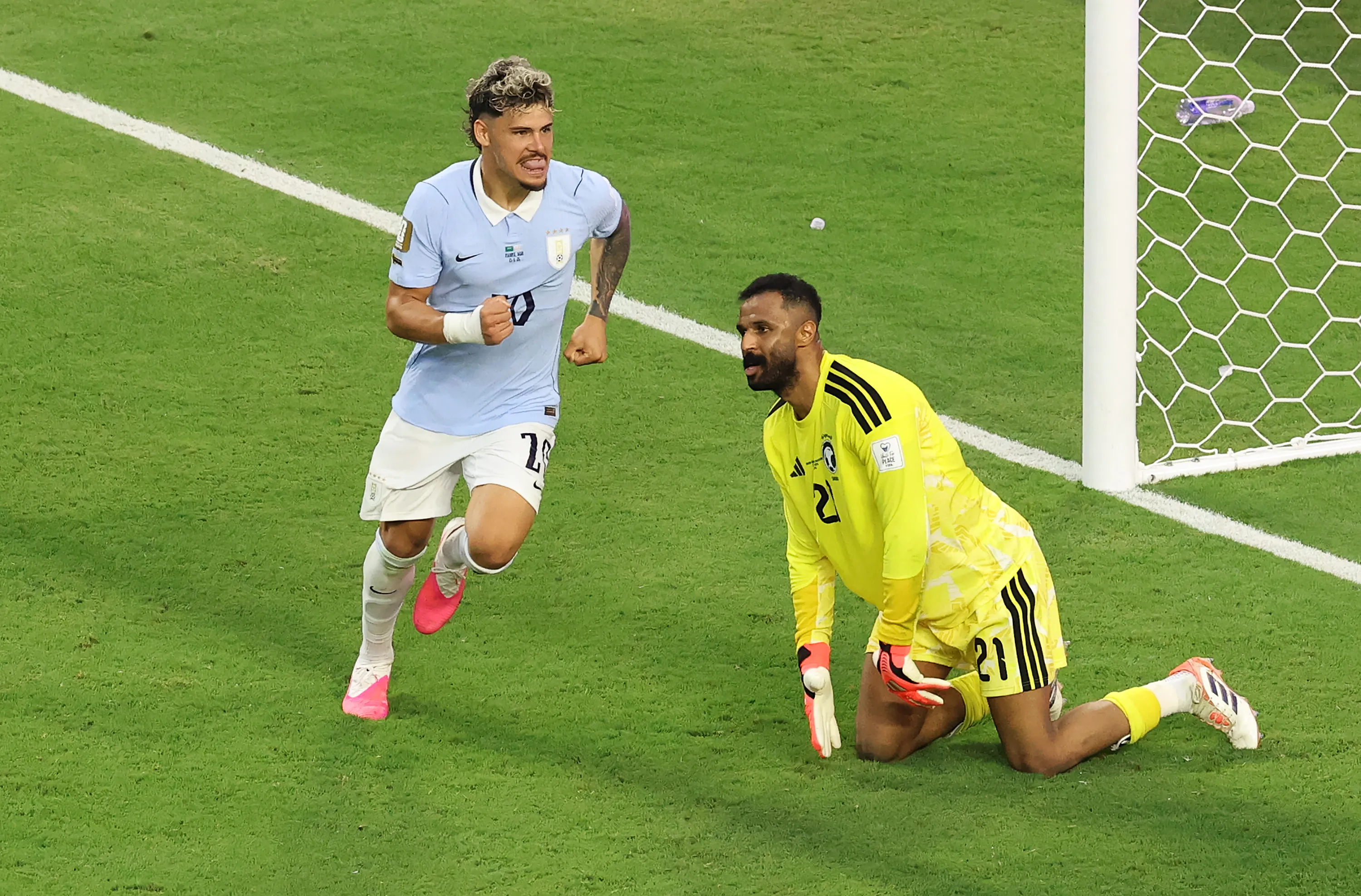 Uruguay va por el primer triunfo del Mundial y Arabia buscará la épica ante España (Getty)