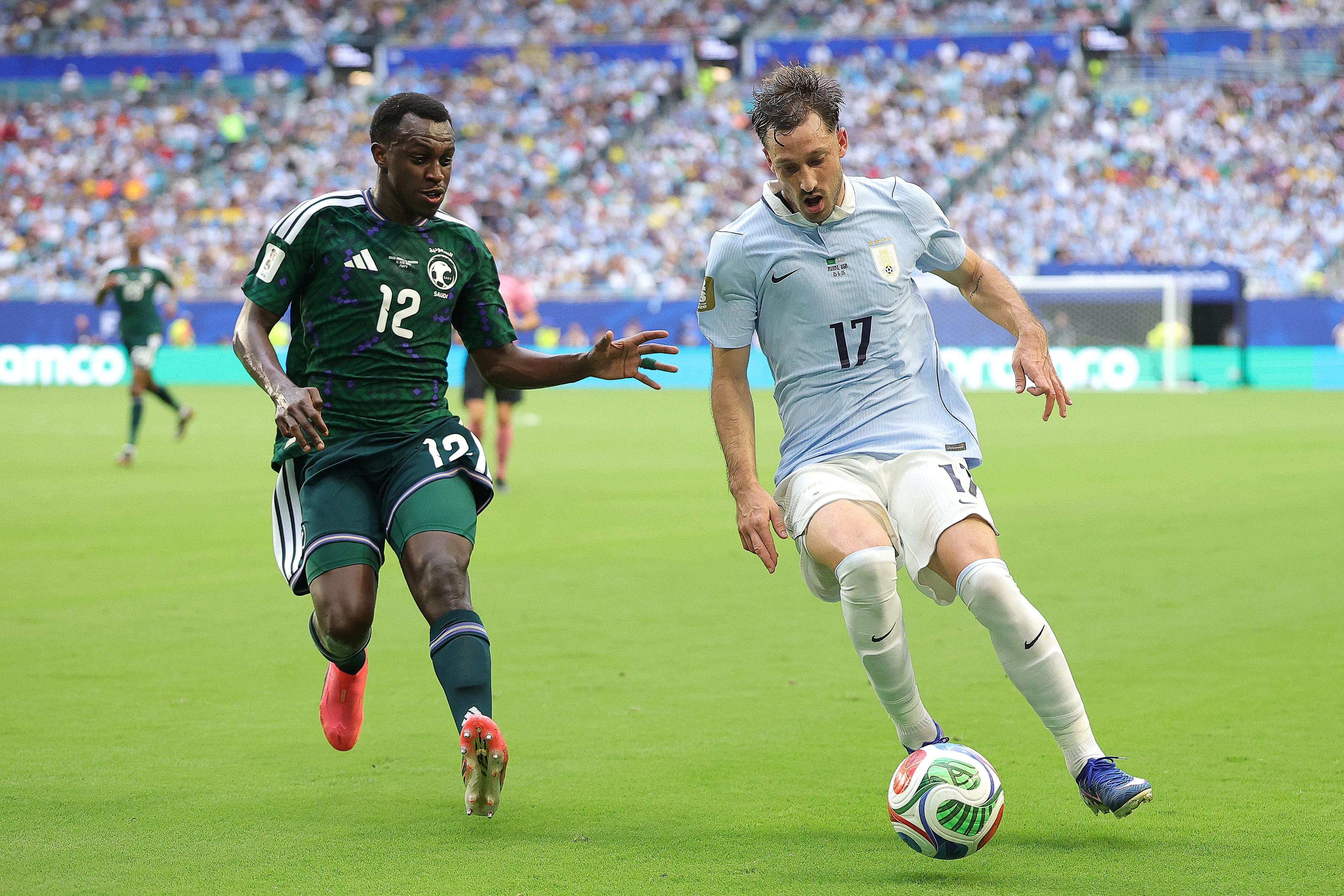 Matías Viña ante Arabia Saudita en el Mundial. (Foto: Getty).