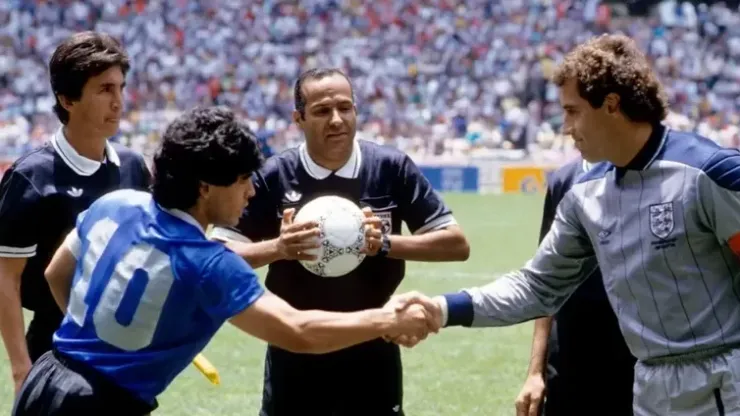 Convalidó la Mano de Dios, se juntó con Maradona y subastó la pelota del partido con Inglaterra en dos millones de dólares