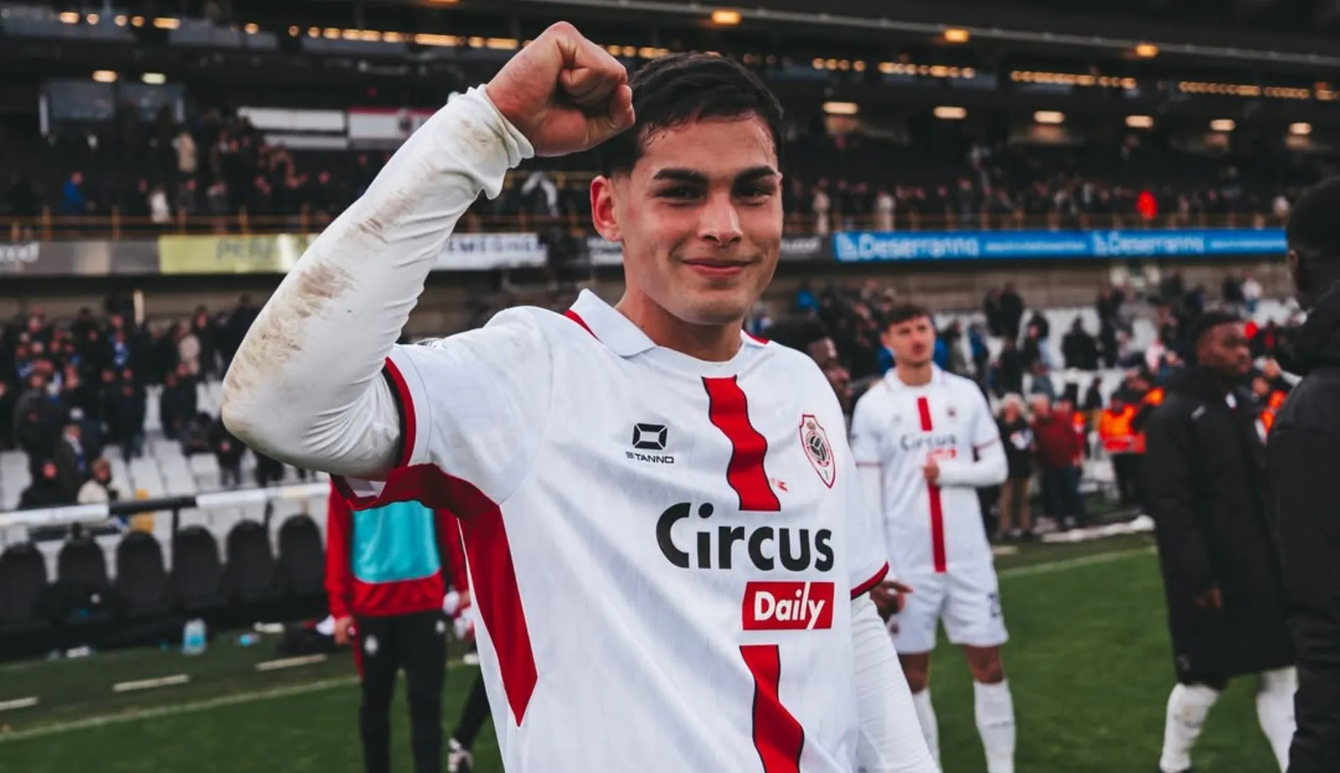 Mauricio Benítez, juvenil de Boca en su etapa en Royal Antwerp.