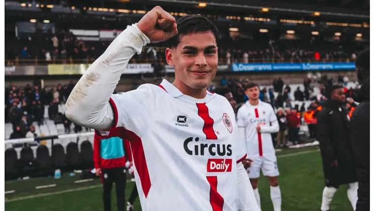 Mauricio Benítez, juvenil de Boca en su etapa en Royal Antwerp.