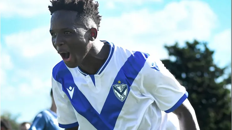 Se llama Kiki Ramos, tiene 17 años y es el primer haitiano en ser convocado por Argentina