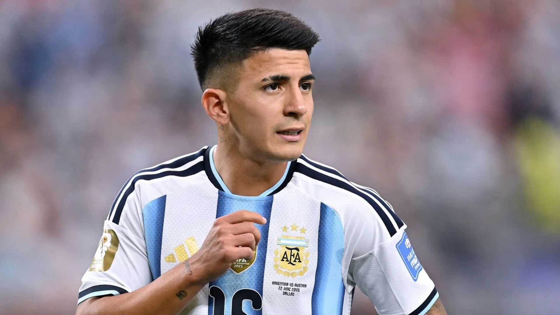 Thiago Almada durante el partido ante Austria.