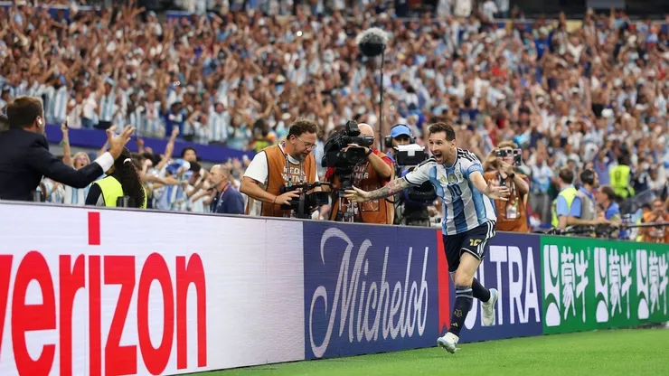 Lionel Messi celebra su segundo gol ante Austria.
