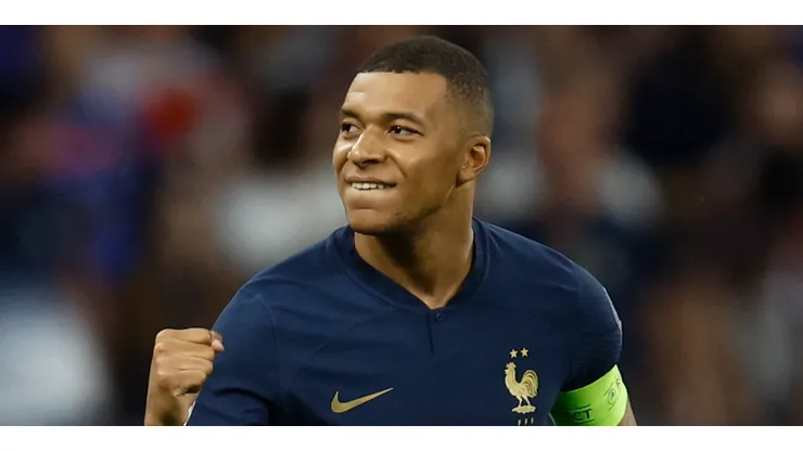 Kylian Mbappe, tras marcarle dos goles a Irak, dijo que no se fija en lo que hace Lionel Messi. Getty Images.