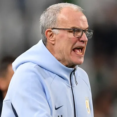 Marcelo Bielsa opinó sobre la pausa de hidratación: los datos del cambio en el juego y las cuotas destacadas