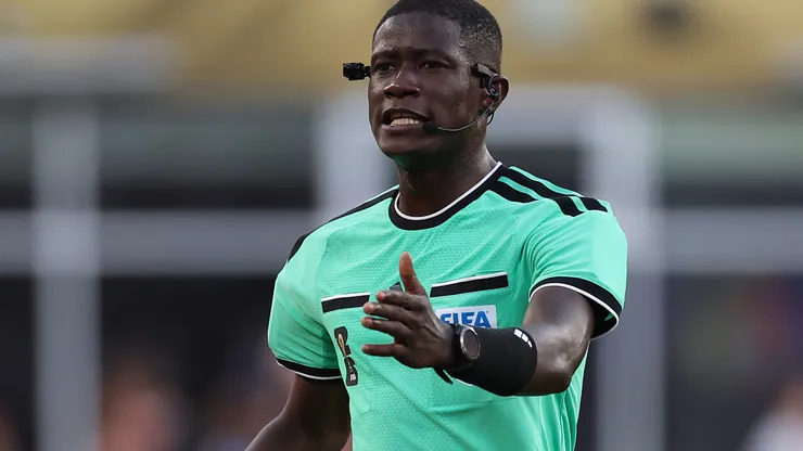 Pierre Atcho, el árbitro de Panamá vs. Croacia