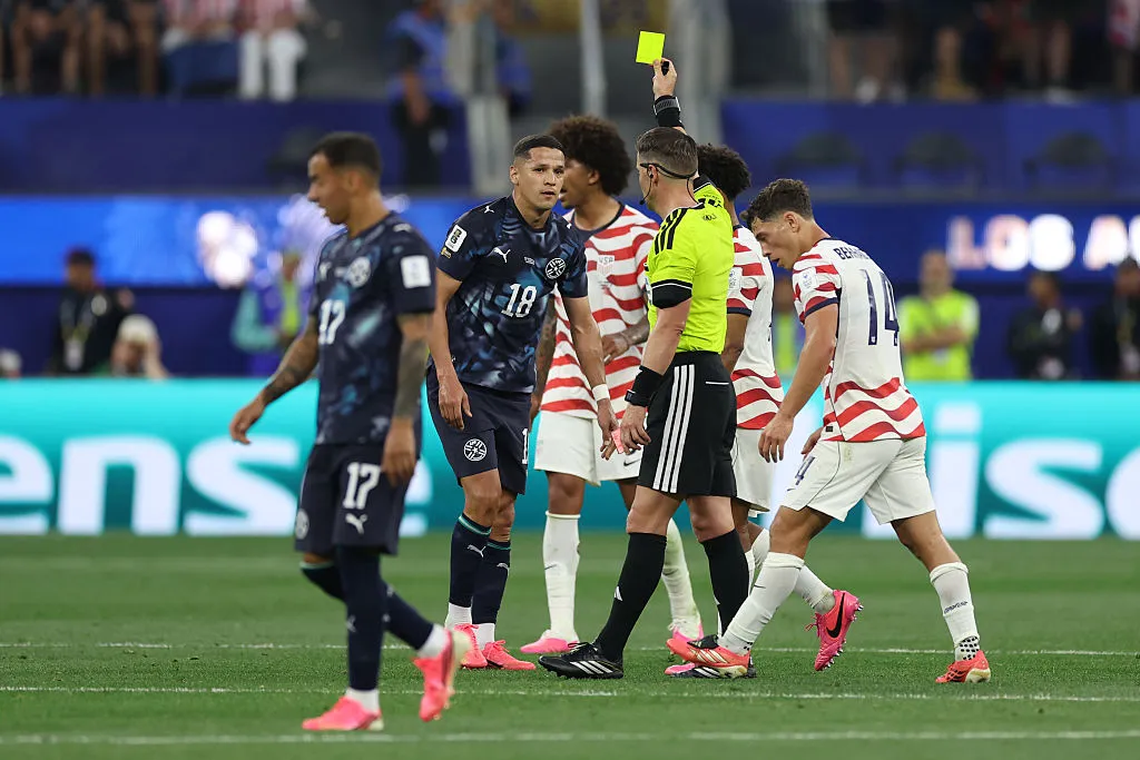 Danny Makkelie fue el árbitro en el debut de Paraguay. (Getty)