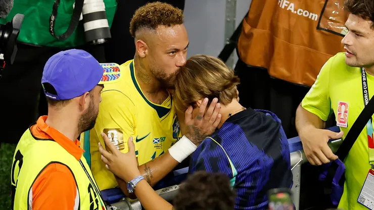 Neymar junto a Davi Lucca, su hijo